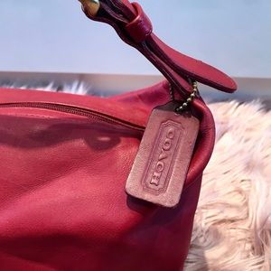 VINTAGE COACH CHERRY RED 🍒 LEATHER HOBO BAG